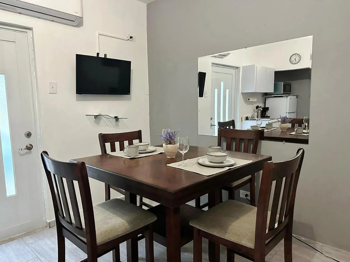 Urban Lodgings Two @ Roosevelt 457 San Juan